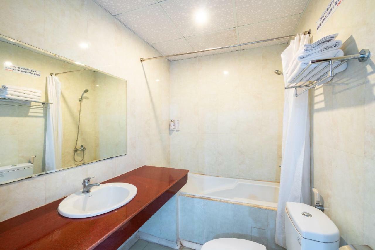 Oyo 375 Hoa Binh Hotel Đà Nẵng Kültér fotó